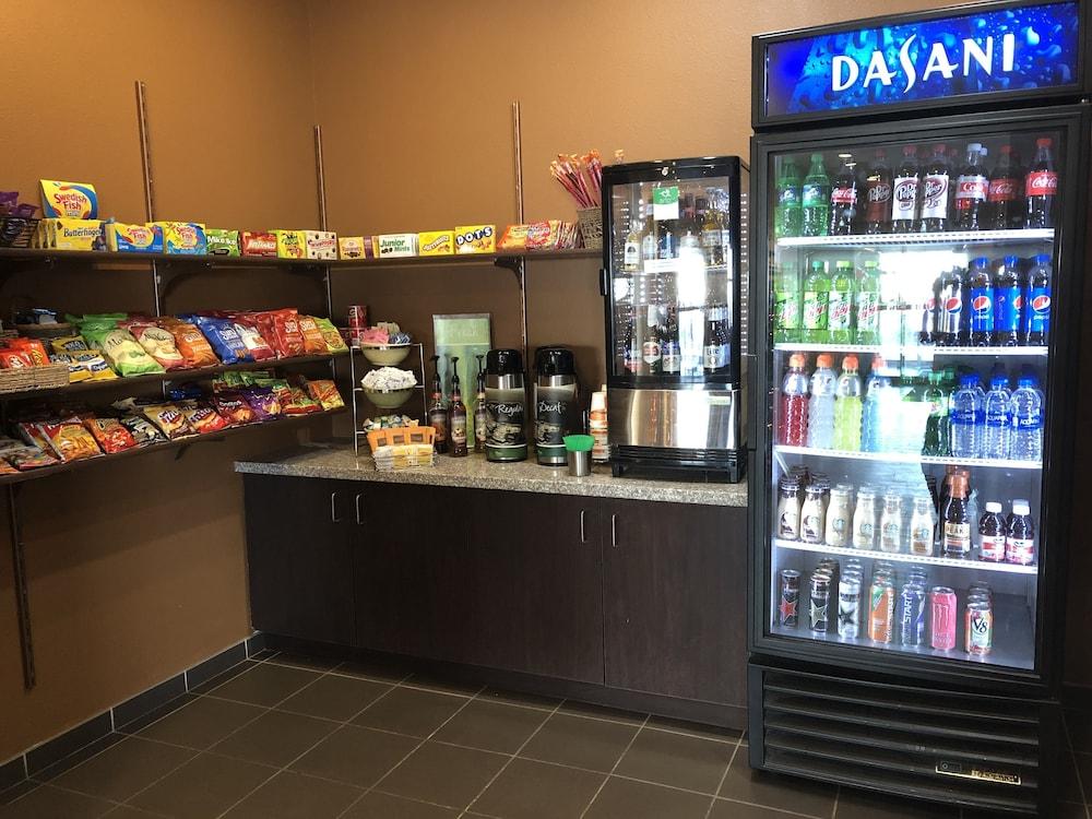 Quality Inn & Suites Minot Buitenkant foto