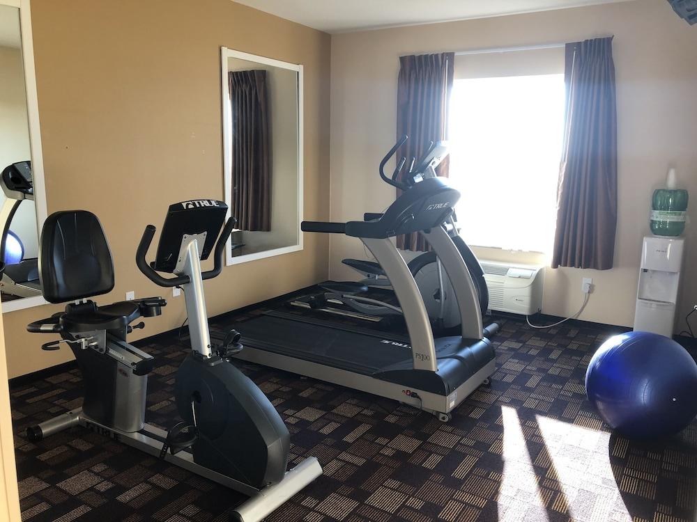Quality Inn & Suites Minot Buitenkant foto