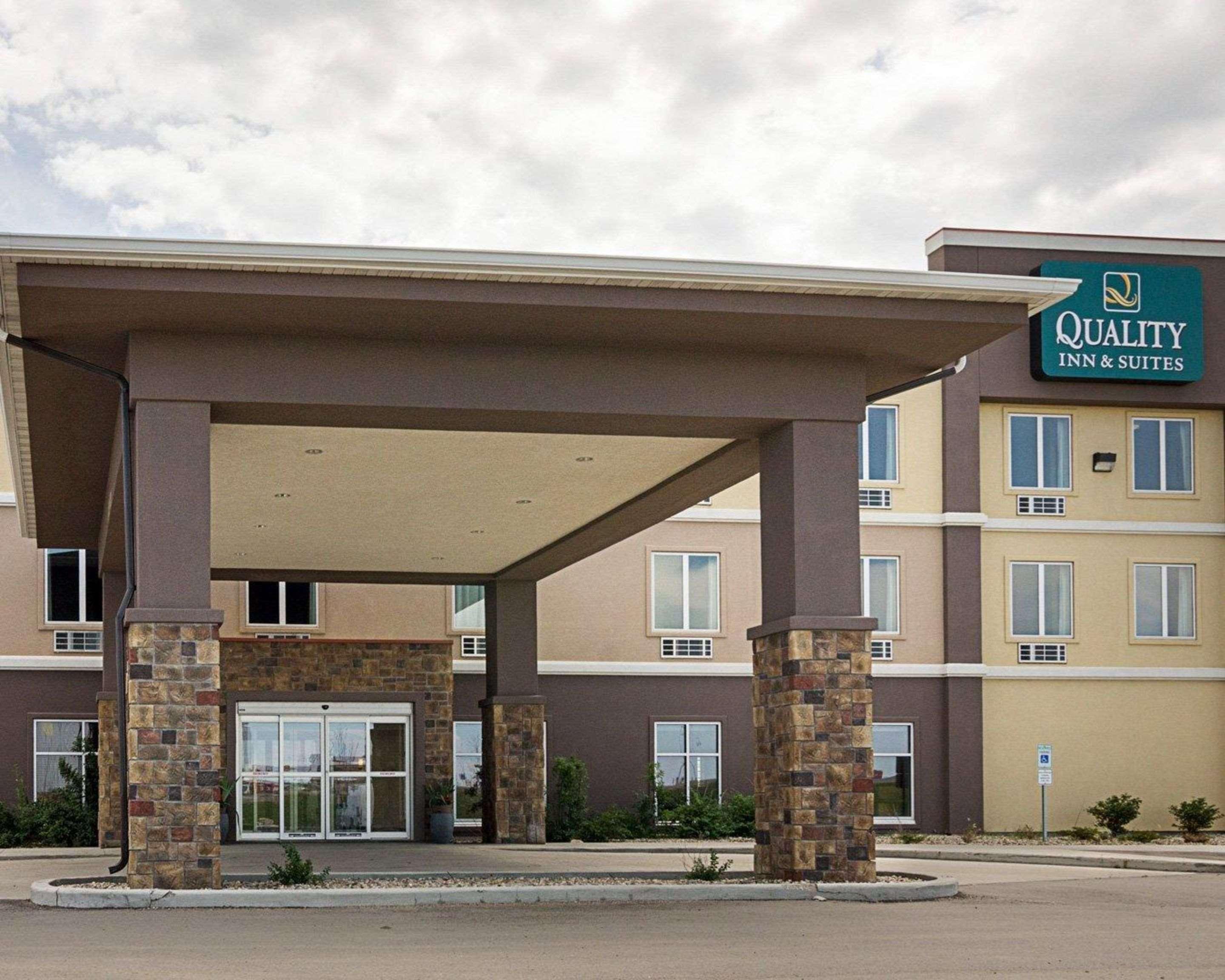 Quality Inn & Suites Minot Buitenkant foto