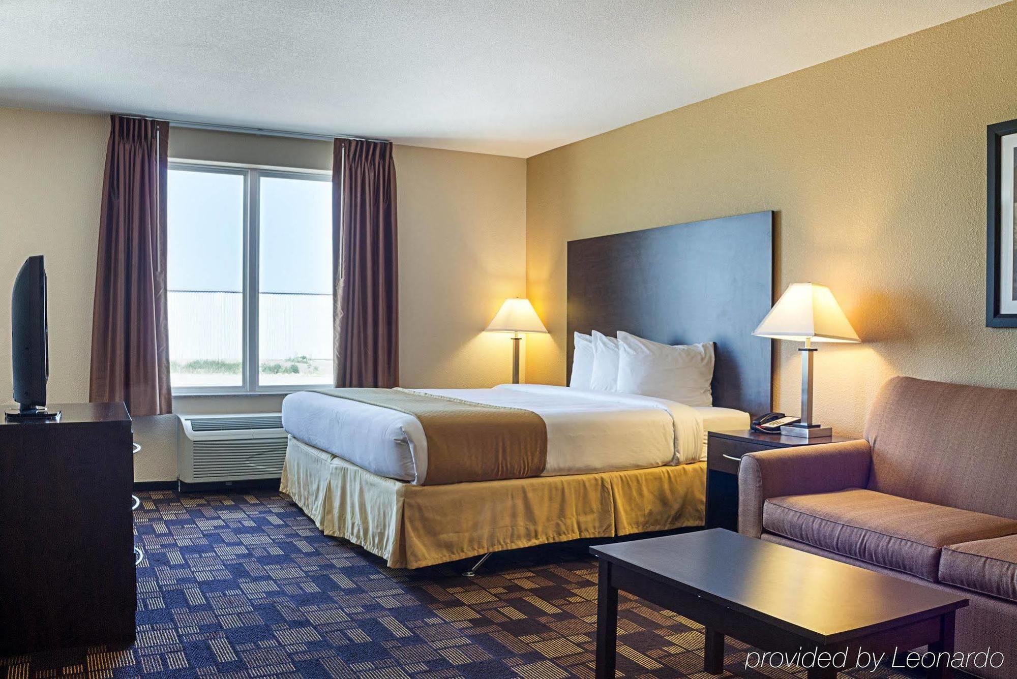 Quality Inn & Suites Minot Buitenkant foto